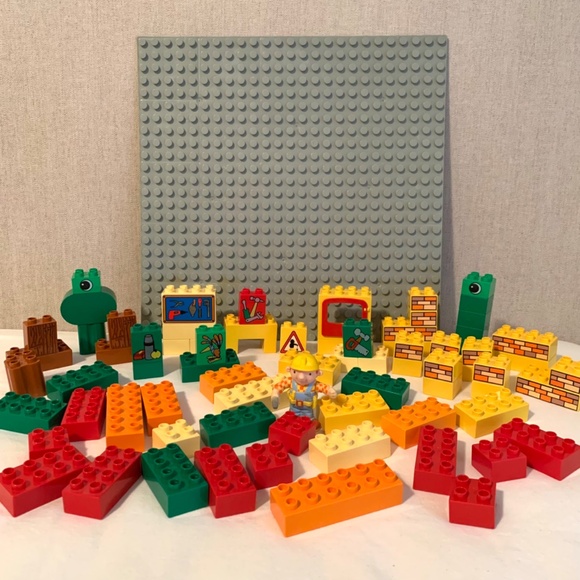 Vintage Lego Duplo Bob The Builder 75 Pieces With Large Building Plate - Picture 3 of 15